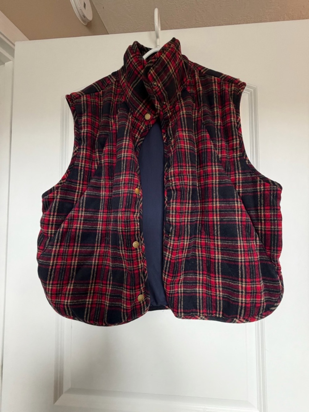 Red & Black Plaid Quilted Women's Vest - Classic Sleeveless Jacket